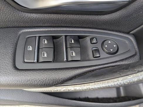 Used 2018 BMW 330e w/ Convenience Package RWD image 10