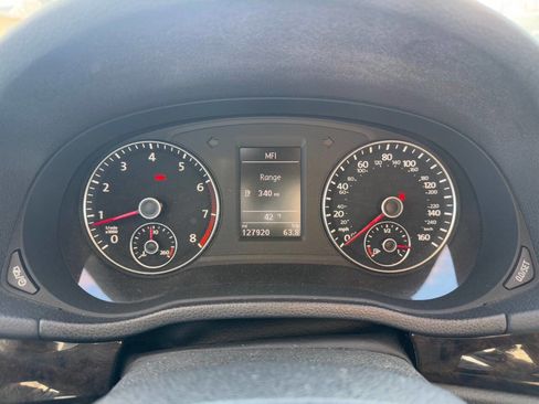 Used 2014 Volkswagen Passat 1.8T SEL Premium image 12