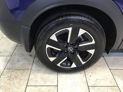 Used 2025 Nissan Kicks SR AWD/4WD image 12