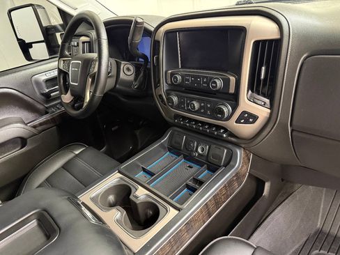 Used 2016 GMC Sierra 2500 Denali w/ Duramax Plus Package AWD/4WD image 23