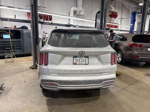 Used 2021 Kia Sorento SX image 5
