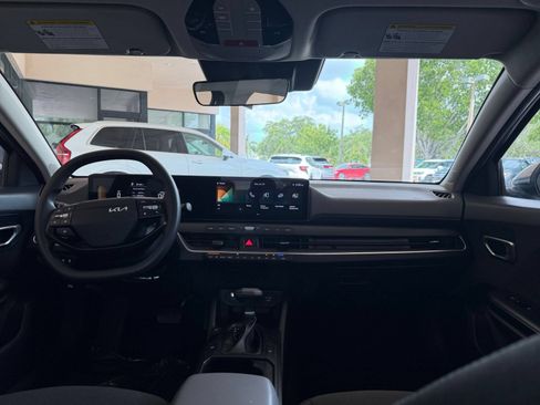 Used 2025 Kia K4 FWD image 28