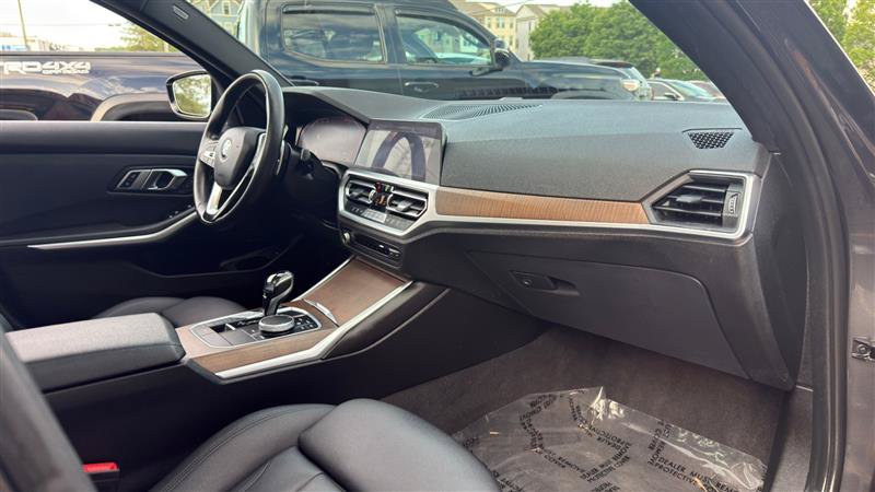 Used 2019 BMW 330i xDrive Sedan w/ Driving Assistance Package AWD/4WD image 14