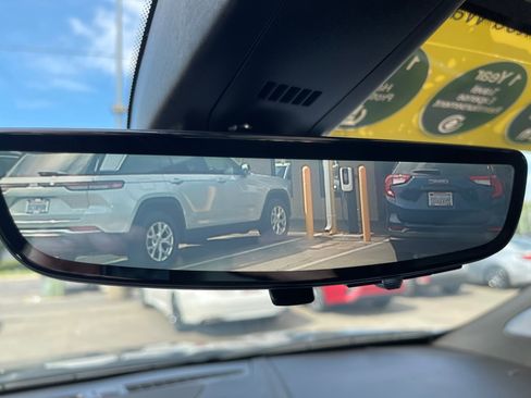 Used 2021 Cadillac XT5 Premium Luxury image 17