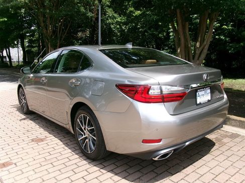 Used 2016 Lexus ES 350 w/ Luxury Package w/Wood Trim FWD image 7