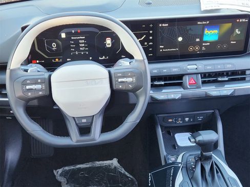 New 2025 Kia K4 GT-Line w/ GT-Line Sunroof Package image 26