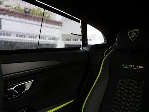 Used 2022 Lamborghini Urus image 29