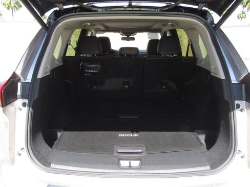 Used 2025 Nissan Rogue Platinum w/ Platinum Premium Package AWD/4WD image 13
