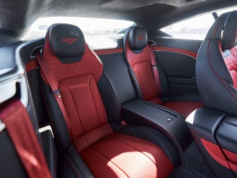 Used 2023 Bentley Continental GT Azure image 38