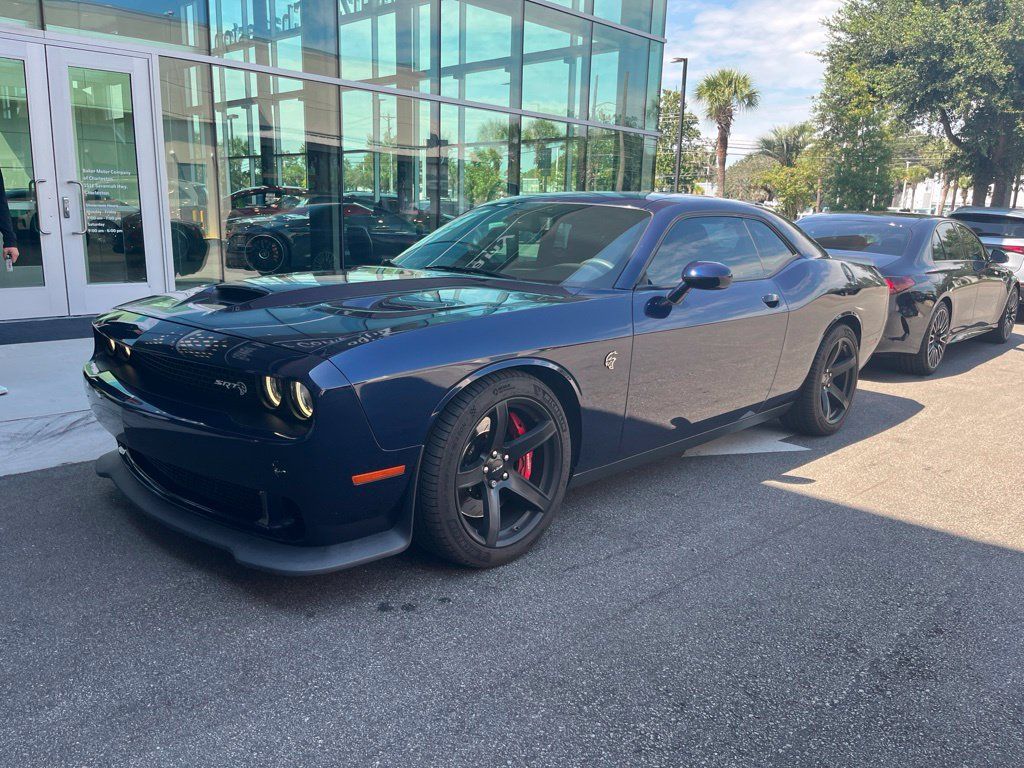 Used 2017 Dodge Challenger SRT Hellcat RWD image 2