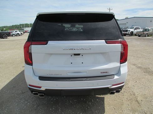 New 2026 GMC Yukon Denali w/ Denali Reserve Package AWD/4WD image 5