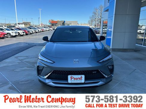 New 2026 Buick Envista Sport Touring image 2