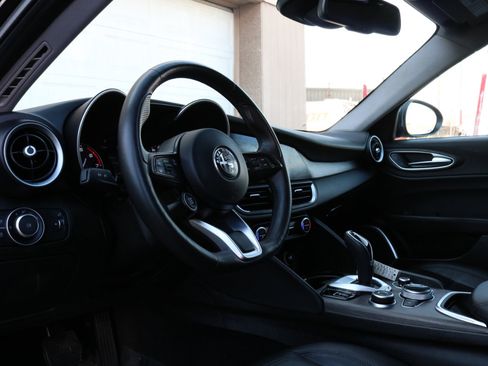 Used 2021 Alfa Romeo Giulia Ti w/ Nero Edizione image 23