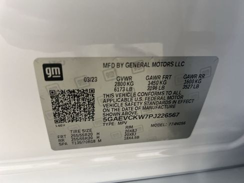 Used 2023 Buick Enclave Avenir image 29