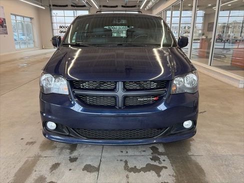 Used 2017 Dodge Grand Caravan GT image 2