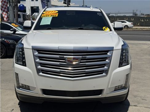 Used 2017 Cadillac Escalade Platinum RWD image 2
