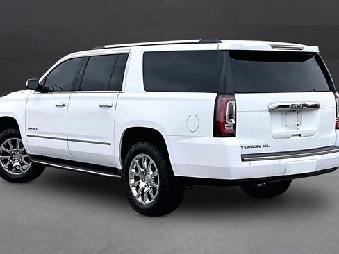 Used 2017 GMC Yukon XL Denali w/ Open Road Package AWD/4WD image 10