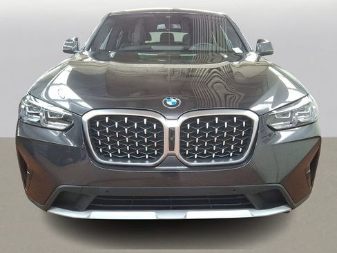 Used 2025 BMW X4 xDrive30i image 2