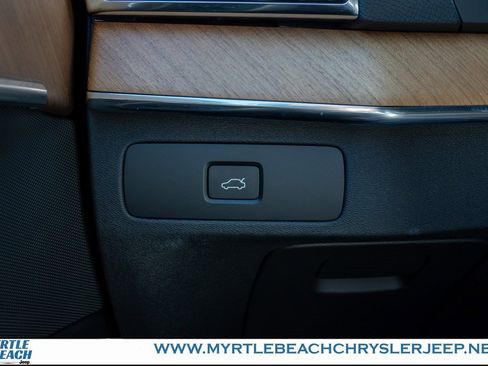 Used 2023 Volvo XC90 B6 Plus image 30