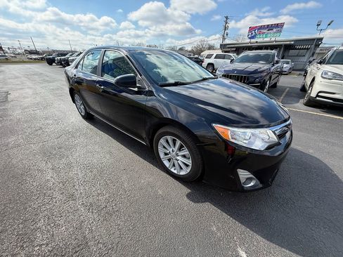 Used 2012 Toyota Camry XLE w/ Leather Pkg image 1