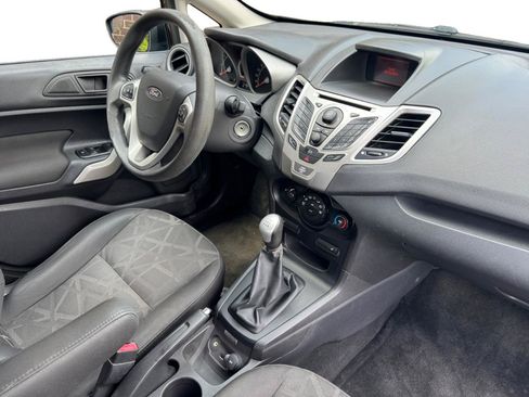 Used 2013 Ford Fiesta SE FWD image 4