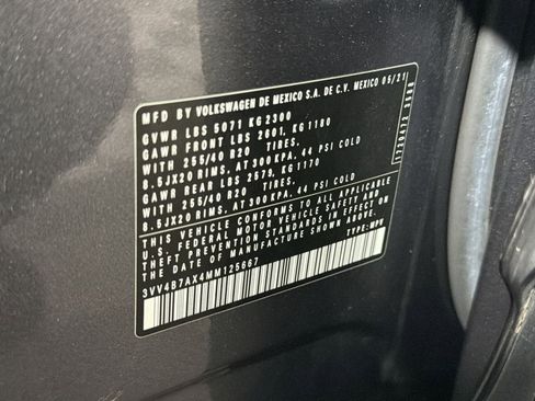 Used 2021 Volkswagen Tiguan SEL Premium R-Line image 28