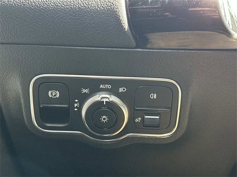 Certified 2022 Mercedes-Benz GLA 250 4MATIC image 25