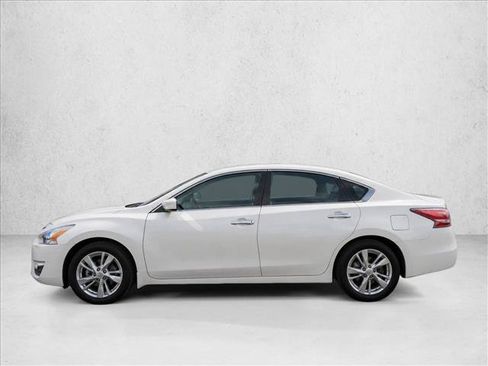 Used 2015 Nissan Altima 2.5 SV w/ Convenience Package FWD image 7