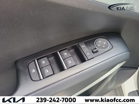 Used 2020 Kia Soul LX FWD image 21