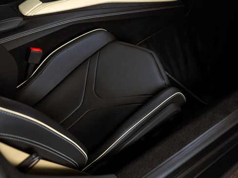 Used 2024 Lamborghini Revuelto AWD/4WD image 30