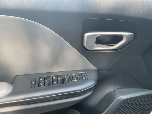 Used 2025 Kia K4 FWD image 14