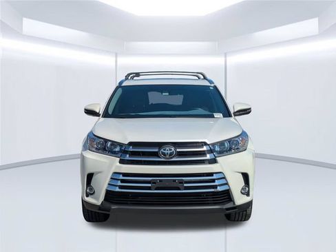 Used 2019 Toyota Highlander Limited AWD/4WD image 10