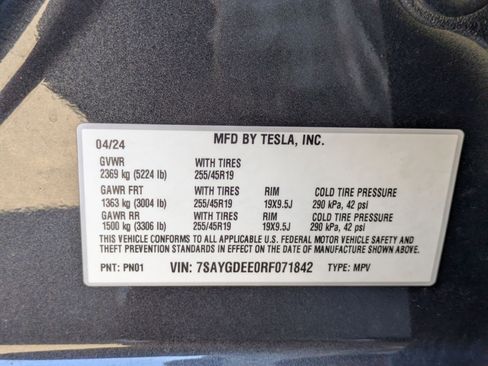 Used 2024 Tesla Model Y Long Range image 31