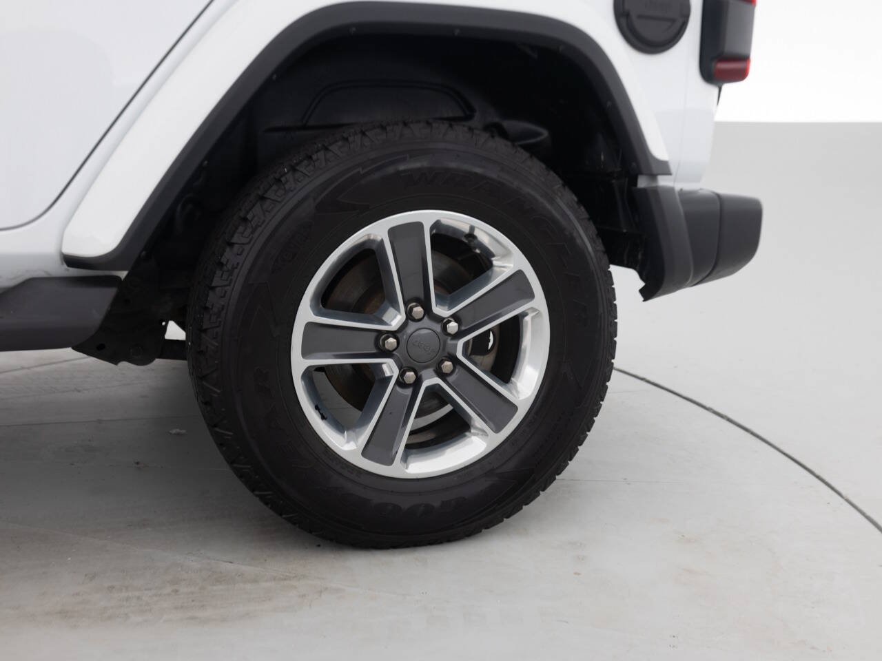 Used 2018 Jeep Wrangler Unlimited Sahara AWD/4WD image 22