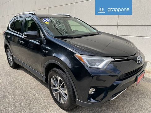 Used 2016 Toyota RAV4 XLE AWD/4WD image 1