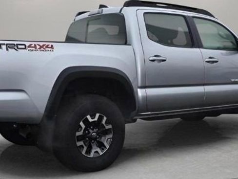 Used 2023 Toyota Tacoma TRD Off-Road image 10