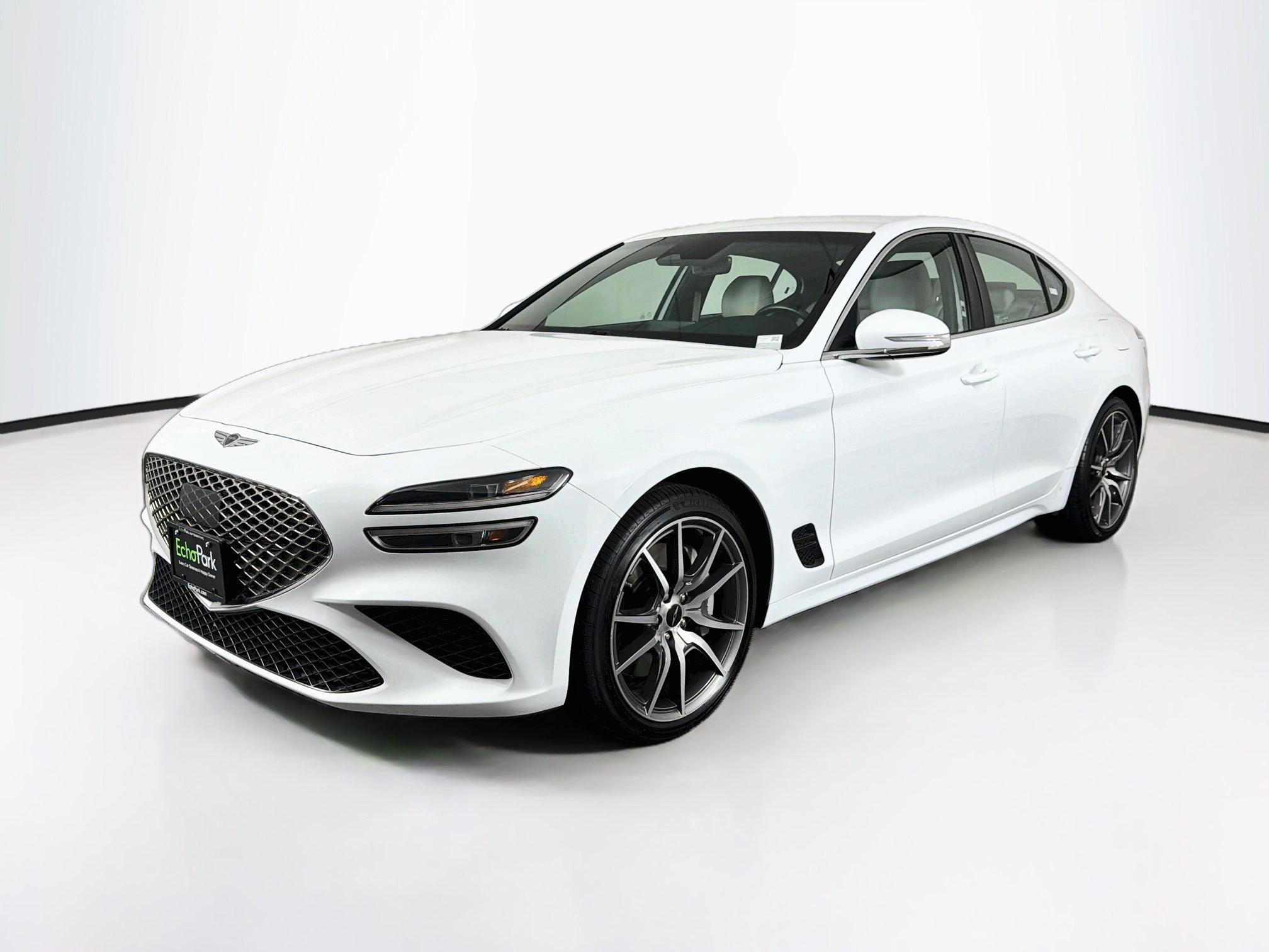 Used 2025 Genesis G70 2.5T RWD image 3
