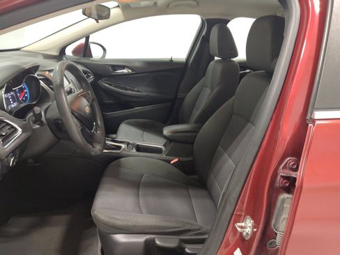 Used 2018 Chevrolet Cruze LT FWD image 17