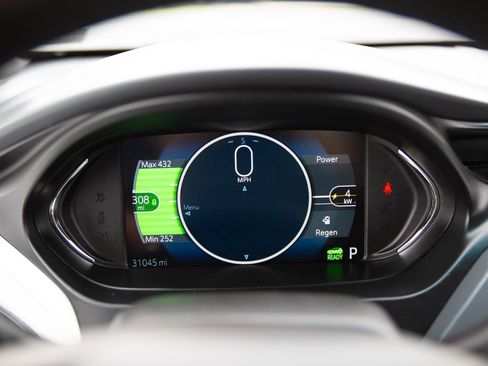 Used 2020 Chevrolet Bolt Premier FWD image 12