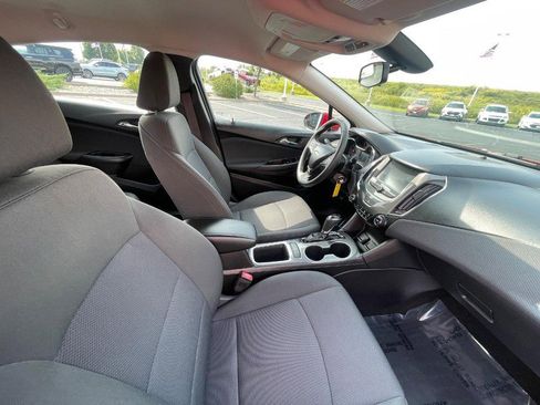 Used 2017 Chevrolet Cruze LT image 12