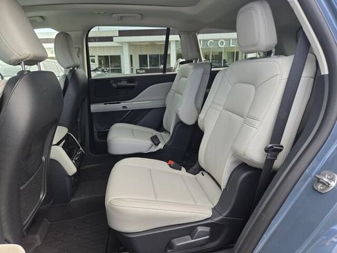 Used 2026 Lincoln Aviator 2WD w/ Jet Appearance Package image 12
