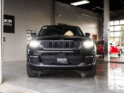 Used 2021 Jeep Grand Cherokee L Limited image 3
