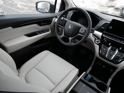 Certified 2026 Honda Odyssey Touring image 9