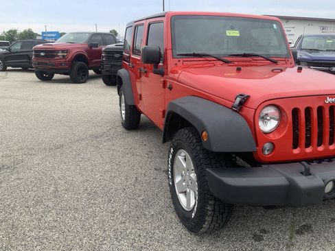 Used 2015 Jeep Wrangler Unlimited Sport w/ Connectivity Group AWD/4WD image 12