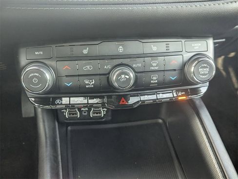 Used 2022 Dodge Durango GT image 23