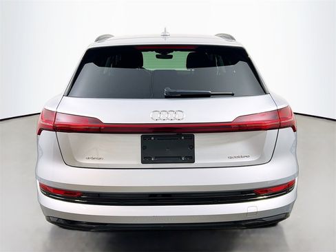 Certified 2022 Audi e-tron Premium w/ Convenience Plus Package image 29