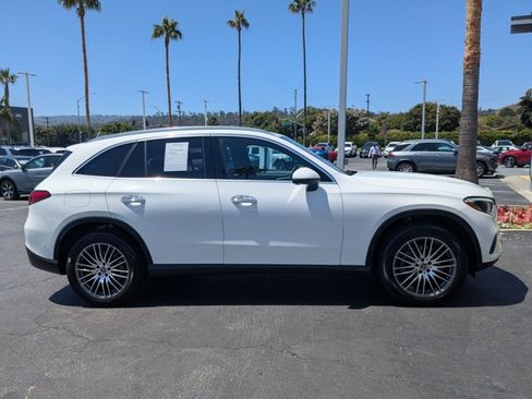 Used 2026 Mercedes-Benz GLC 300 image 4
