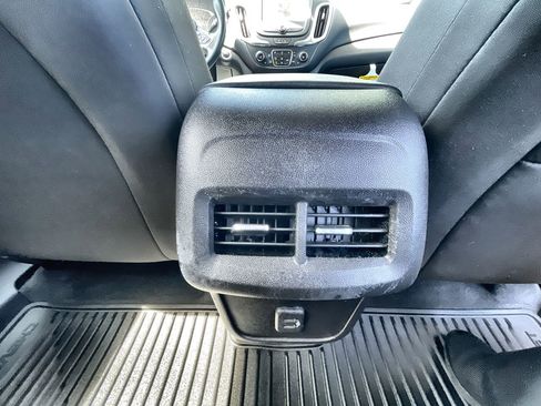 Used 2024 Chevrolet Equinox LT FWD image 22