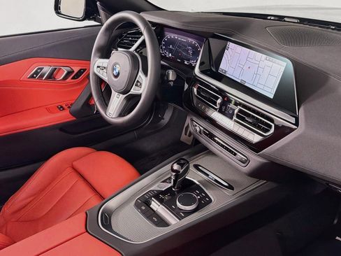 Used 2026 BMW Z4 M40i w/ Shadowloine Package RWD image 16