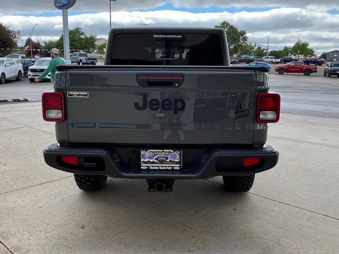 Used 2021 Jeep Gladiator Sport AWD/4WD image 4